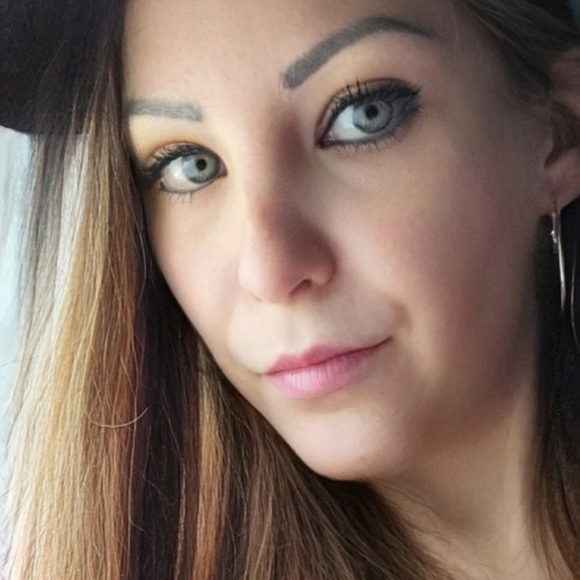 Meet your Posher, Sam - Picture 7 of 15